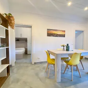 Apartment Casa Rosa- Nel Con Posto Auto, Zona Tranquilla,wifi Gratuito,aria Condizionata, Rapallo
